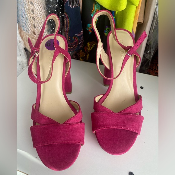 Wild Diva Fuchsia Block Heels Size 6.5 - Picture 1 of 6